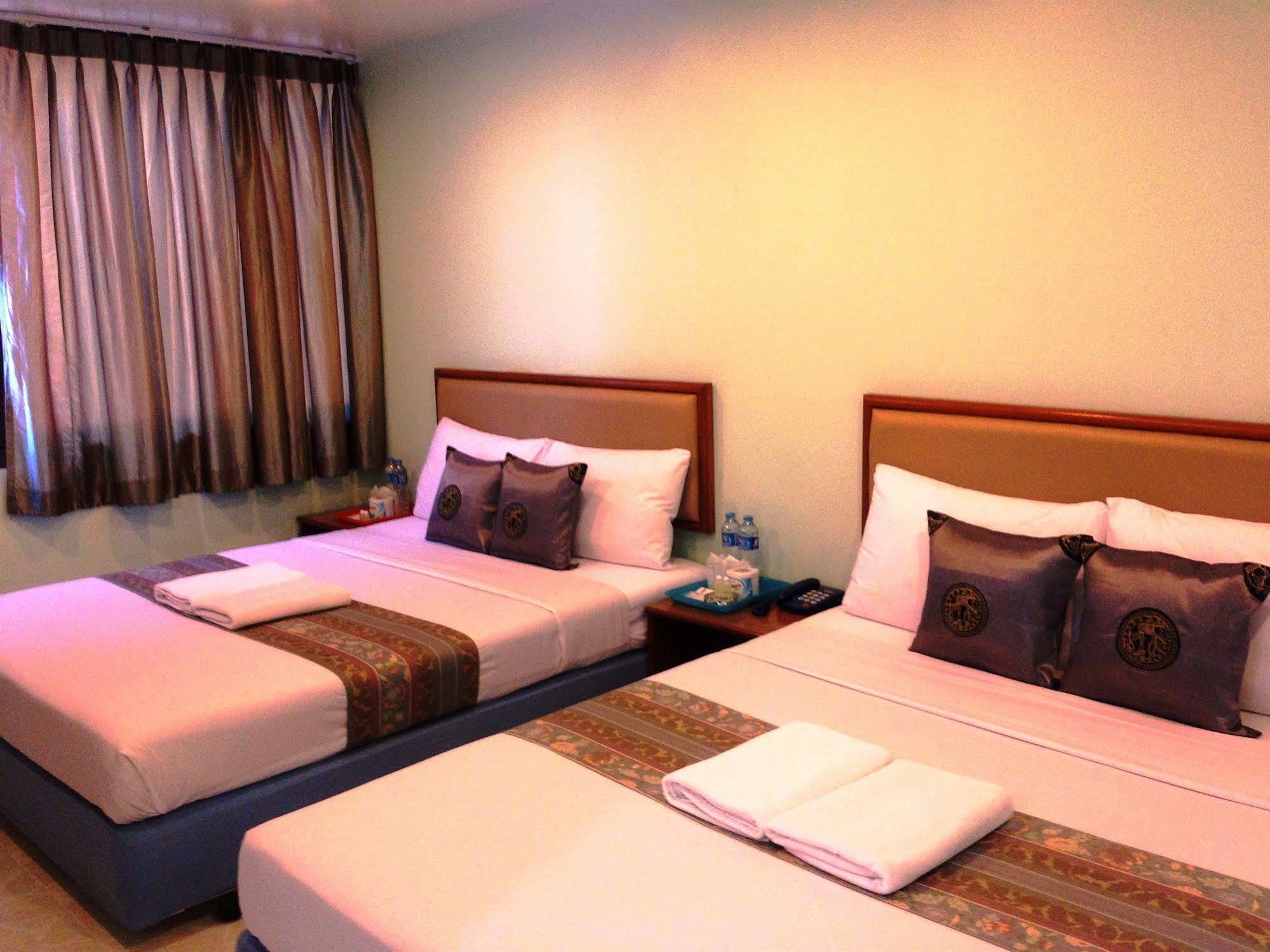 Siam Star Hotel Bangkok Exterior foto